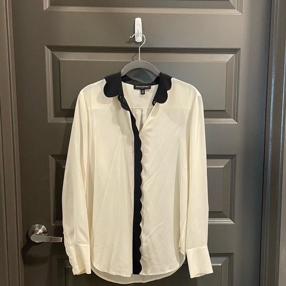 100% silk banana republic long sleeve top with scallop linings - Picture 1 of 4
